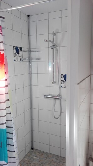 Een douche, een haardroger