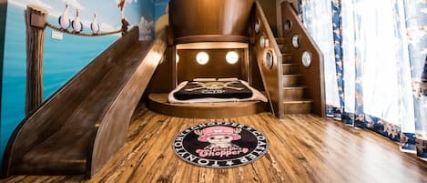 Individually decorated, soundproofing, bed sheets