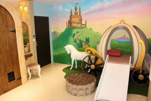 獨特裝潢、隔音、床單