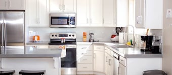 Kanab 4BR Retreat | Stunning Red Rock Views, Stargazing, Family & Pet Friendly