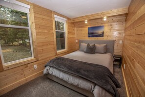 2 bedrooms, iron/ironing board, WiFi, bed sheets - O'Brien's Den by Hauserman Rentals (Tahoma)