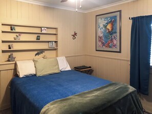 4 slaapkamers, een strijkplank/strijkijzer, gratis wifi, beddengoed