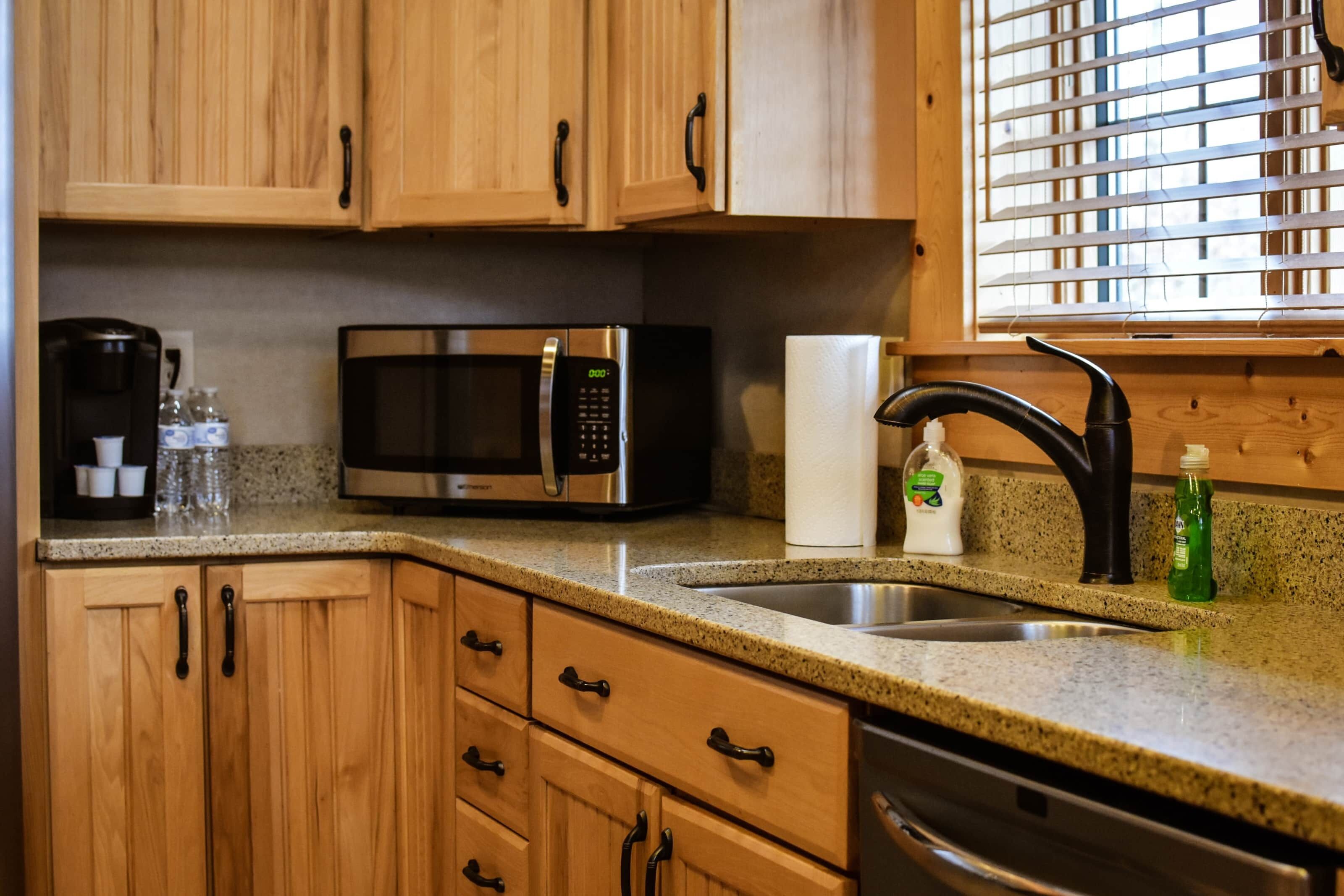 冰箱、微波炉、烤箱、炉灶