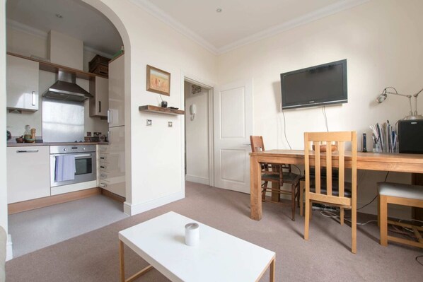 Apartment (1 Bedroom) | Living room