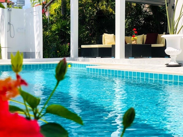 Pool - Private swimming pool, near beach & walking street. Snooker, bikes, dartbord... (Pattaya)