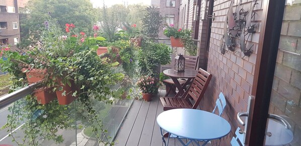 Apartment (1 Bedroom) | Balcony