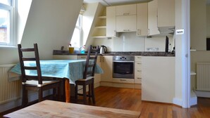 Leilighet (1 Bedroom) | Eget kjøkken | Mikrobølgeovn, ovn, kokeplater og vannkoker