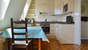 Leilighet (1 Bedroom) | Eget kjøkken | Mikrobølgeovn, ovn, kokeplater og vannkoker