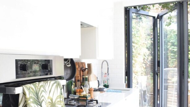 Unclassified image, 1 of 1, button - Bright Home in Stoke Newington (London)