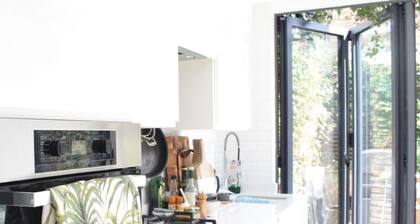 Bright Home in Stoke Newington