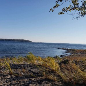 Beach - Your comfortable vacation place! (Plattsburgh)