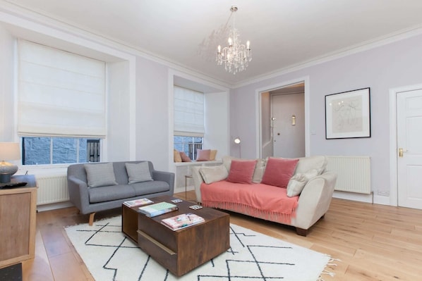 Apartment (2 Bedrooms) | Living room