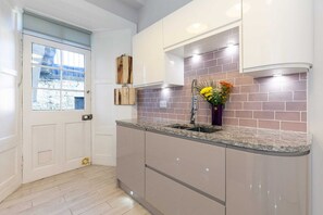 Apartment (2 Bedrooms) | Private kitchen