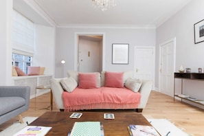 Apartment (2 Bedrooms) | Living room