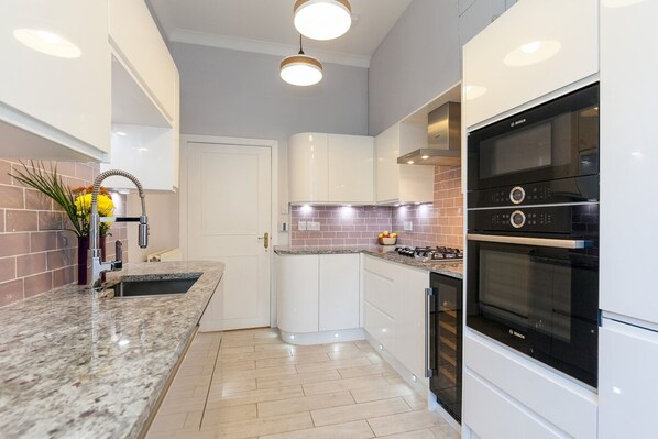 Apartment (2 Bedrooms) | Private kitchen