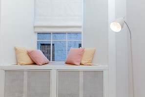 Apartment (2 Bedrooms) | 2 bedrooms, premium bedding, desk, laptop workspace
