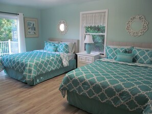 3 slaapkamers, een strijkplank/strijkijzer, gratis wifi, beddengoed