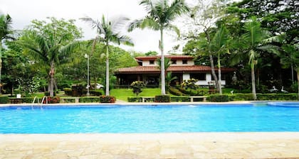 Quinta El Poblado Luxury Home near Jaco Beach