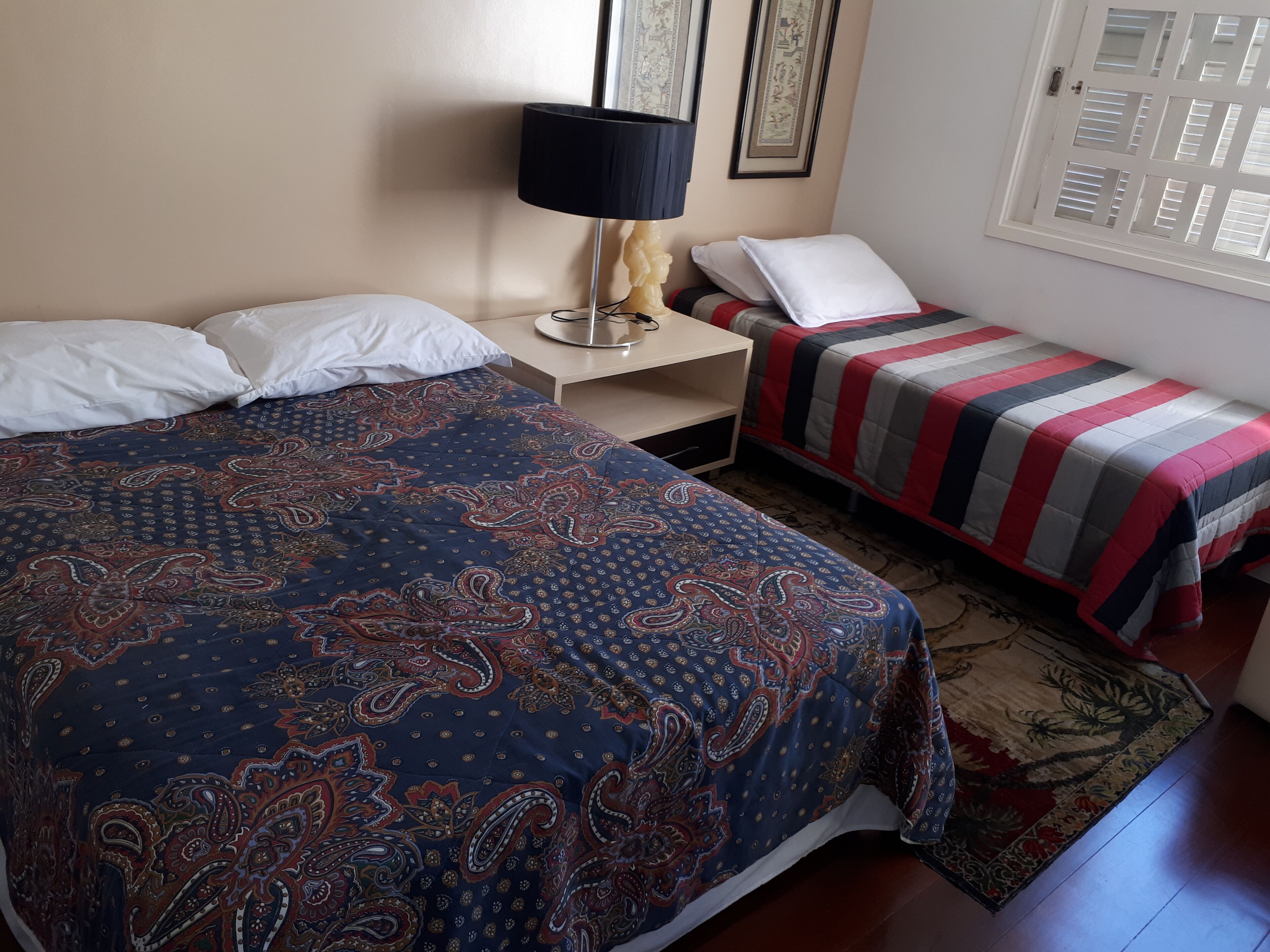 2 slaapkamers, een strijkplank/strijkijzer, wifi, beddengoed