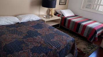 2 quartos, ferros/tábuas de passar roupa, Wi-Fi, roupa de cama