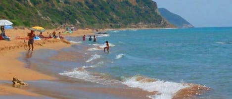 靠近海滩