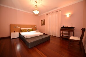 3 bedrooms, iron/ironing board, free WiFi, bed sheets - Vila Santana (Living with Glamor) (São Roque)