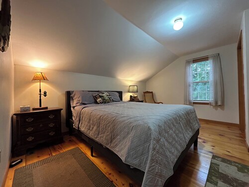 Beaver Creek Lodge- Restored Farmhouse on Tug Hill Snowmobile & ATV Trails