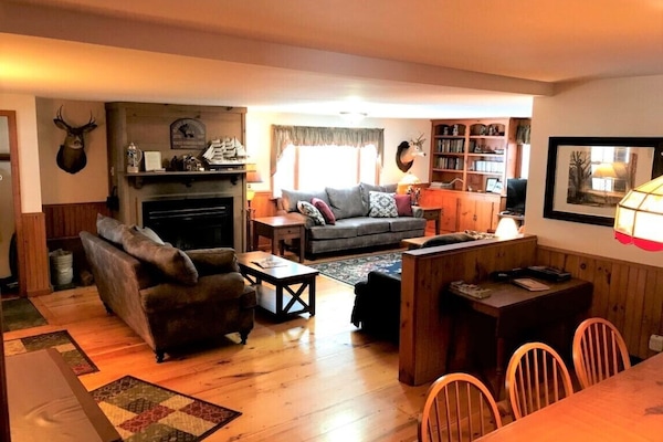 Living Room/Dining Room