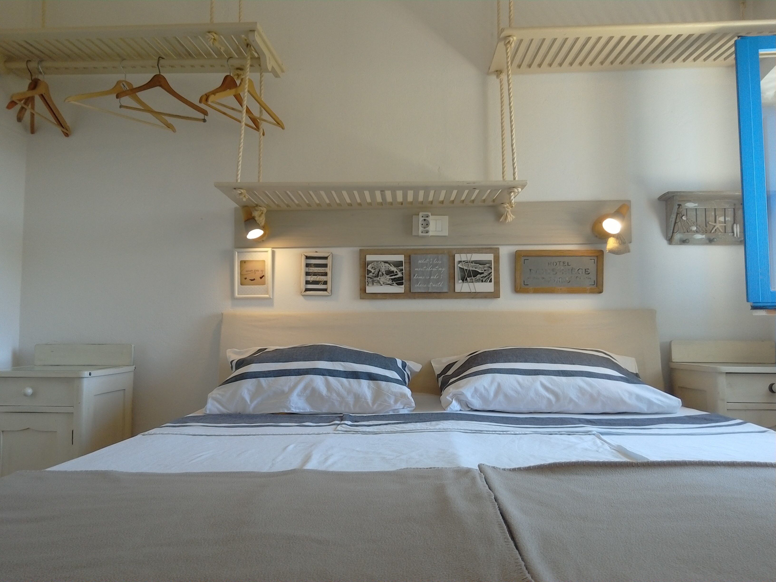 6 habitaciones, tabla de planchar con plancha y cuna de viaje 