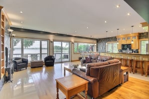 Smart TV, lareira, aparelho de som, escritórios