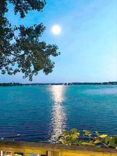 Residence riveraine au bord de l'eau près de Montréal le paradis