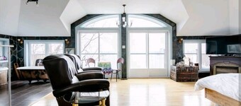 Lakefront Appart near Montreal 15 min Airport