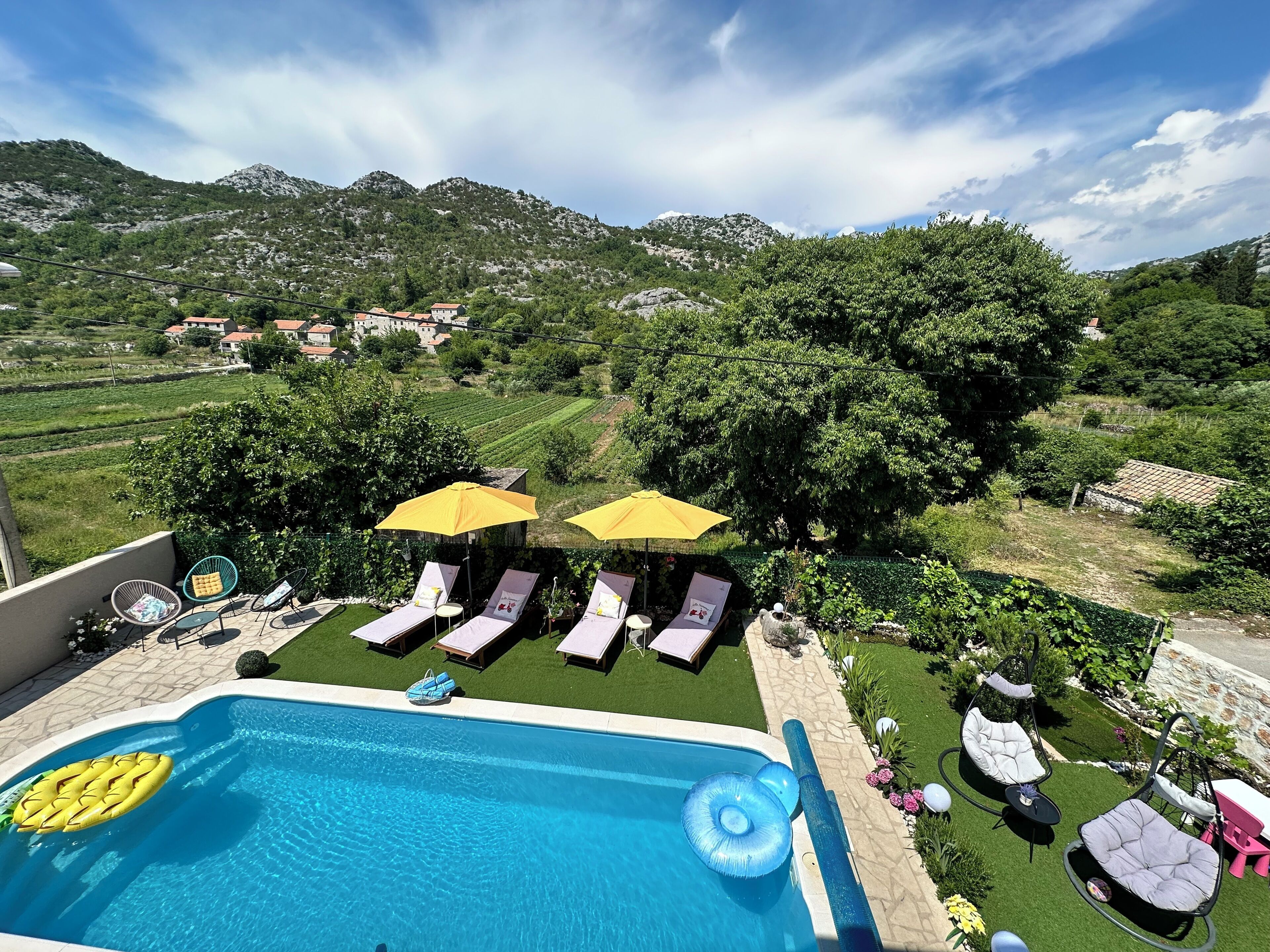 Outdoor pool, sun loungers