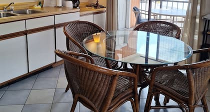 Waterfront Condo avec bateau; IdĂ©al pour les familles, la pĂȘche, la plongĂ©e et les croisiĂšres!