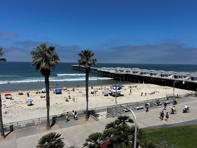 5 - STAR -⭐⭐⭐⭐⭐- LUXURY OCEAN FRONT CONDO - JACUZZI - FAMILY FRIENDLY - SLEEPS 6