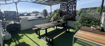 TWO FIVE ZERO Modern 4BR 5beds + cityviews + lockup garage + MCG/CBD/AustOpen