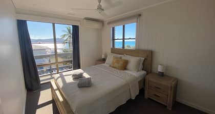 Central Airlie☆Modern☆Sea Views☆Pool☆Free Wifi