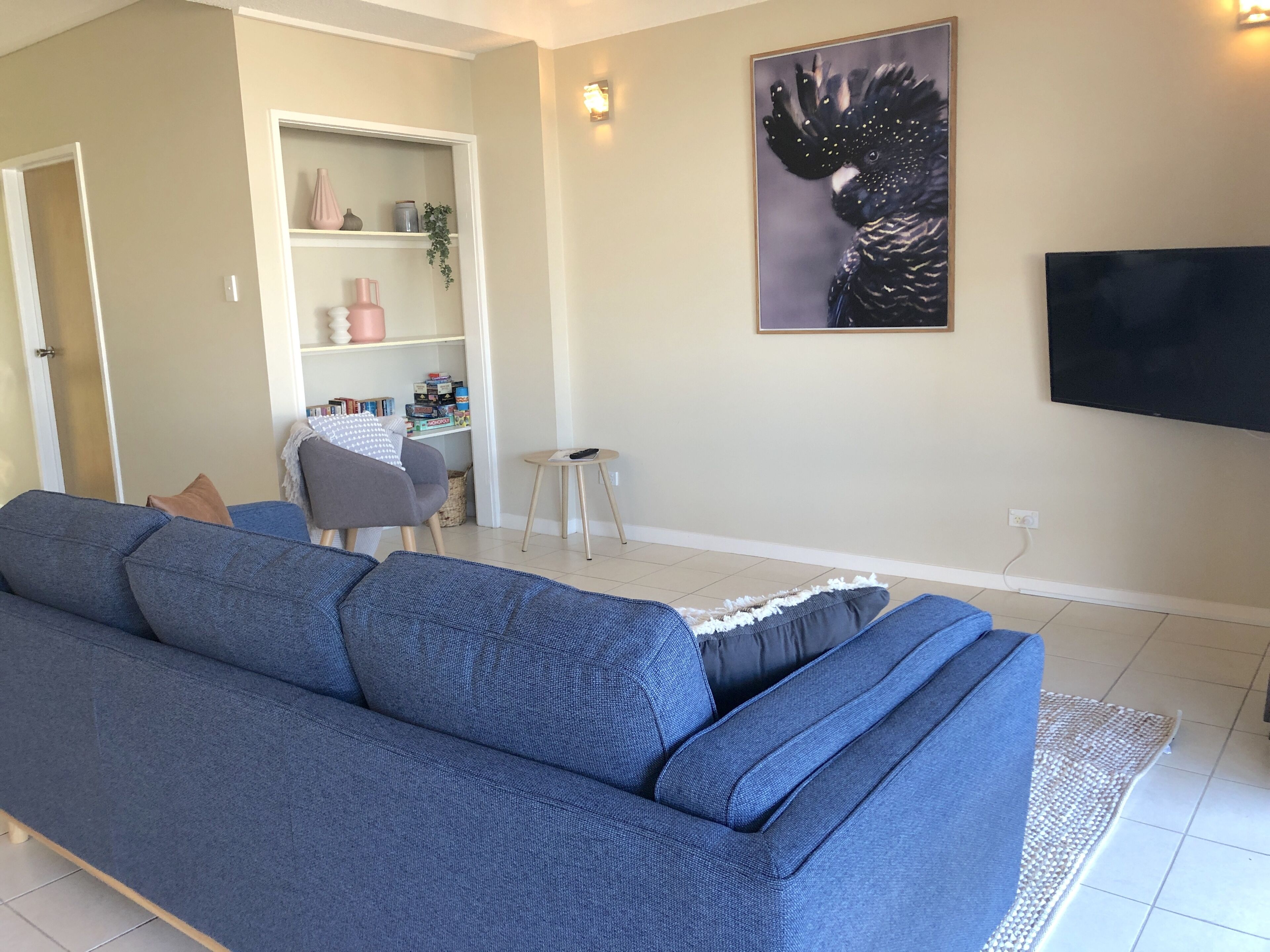 Central Airlie☆Modern☆Sea Views☆Pool☆Free Wifi — image 11