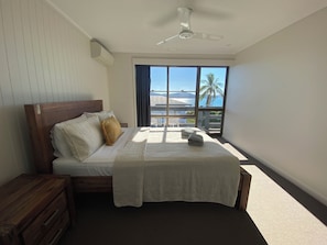 2 bedrooms, desk, iron/ironing board, travel crib