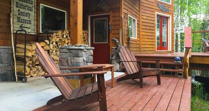 The Rusty Salmon Lake House with Deck, Dock, Canoe and Kayaks