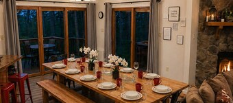 Quiet Cabin Escape with hot tub for max 10 adult + kids