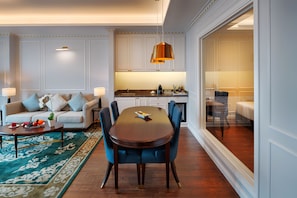1 bedroom, premium bedding, minibar, in-room safe