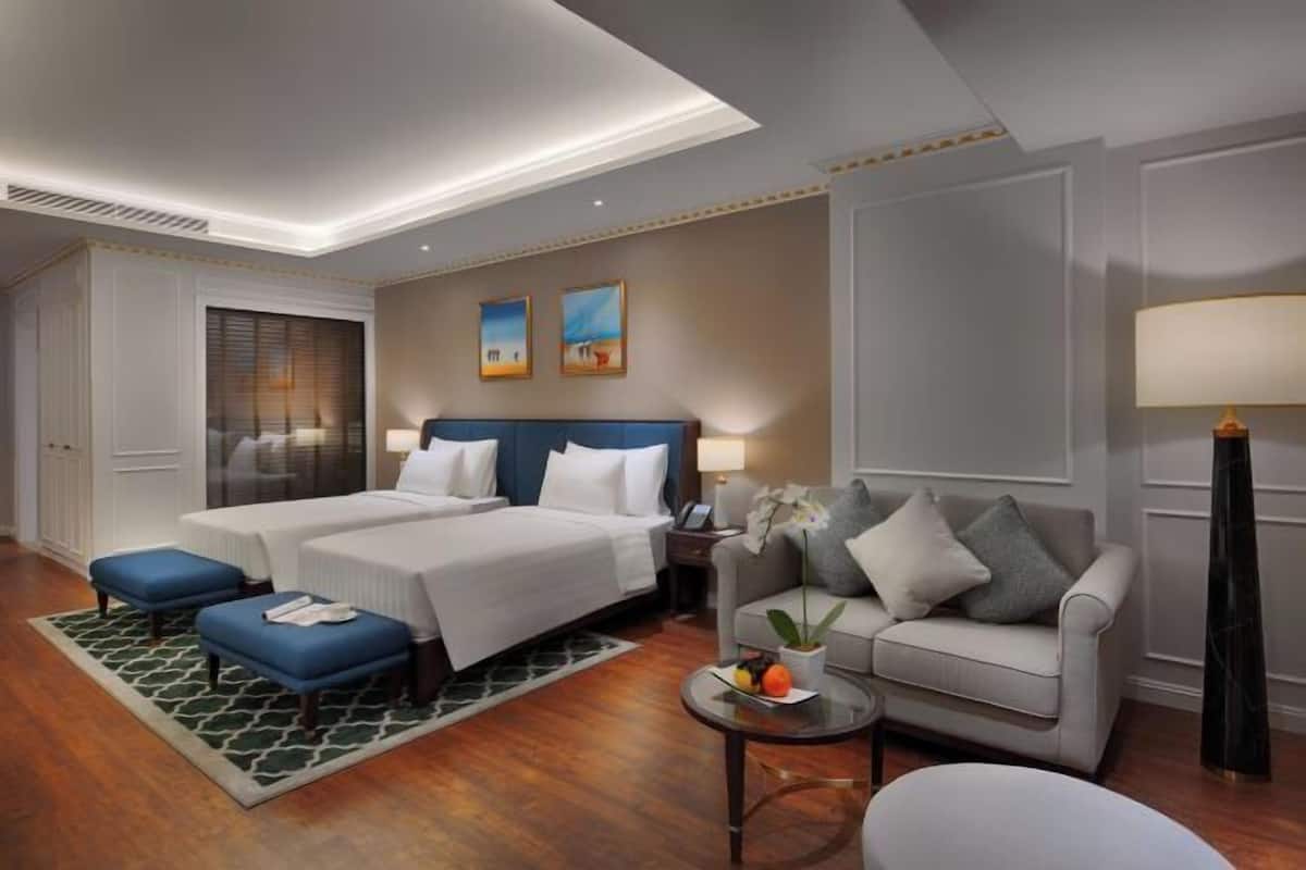1 bedroom, premium bedding, minibar, in-room safe