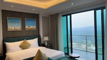 Club Room, Golf View | 1 bedroom, premium bedding, minibar, in-room safe