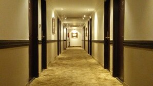Hallway - Smart Hotel (Lahore)