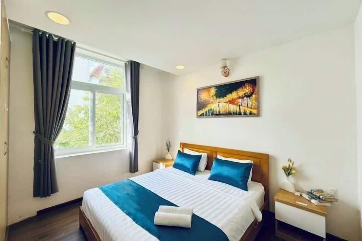 2 bedrooms, in-room safe, desk, soundproofing