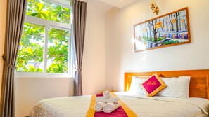 Apartamento, 1 quarto | Cofres nos quartos, escrivaninha, quartos à prova de som