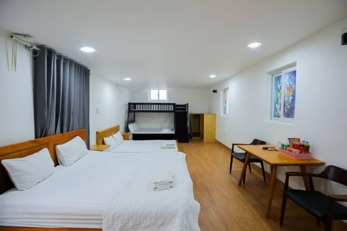 2 bedrooms, in-room safe, desk, soundproofing