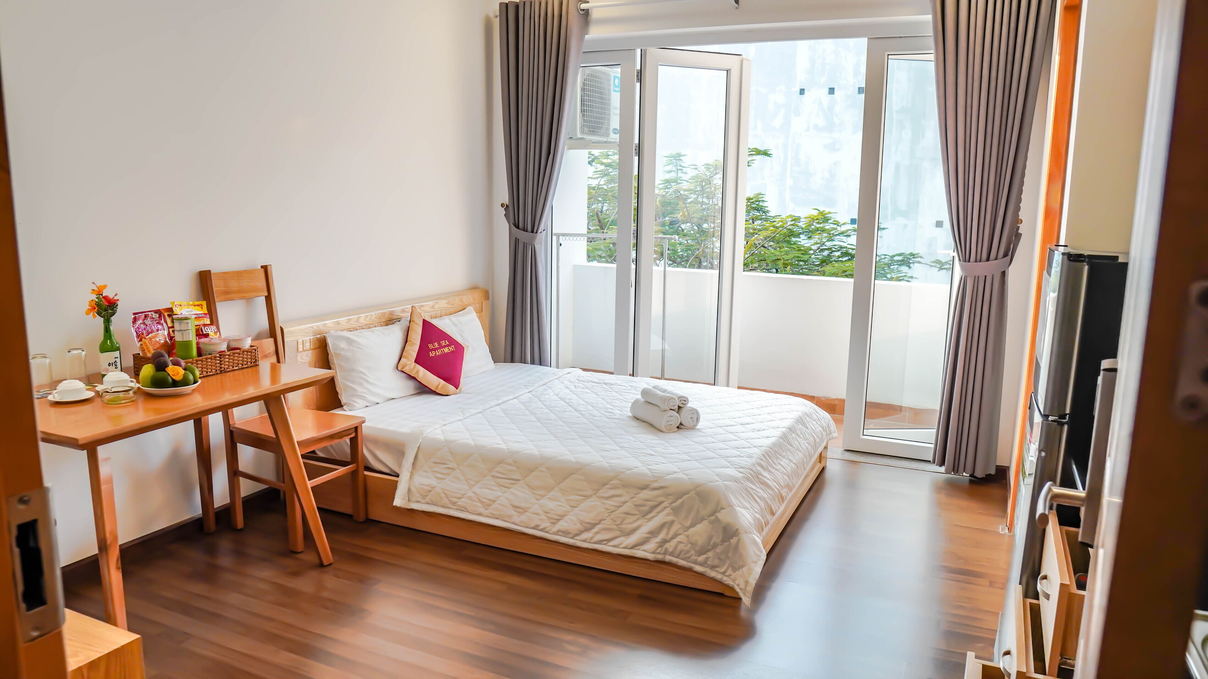 Appartement, 2 chambres | Coffre-fort, bureau, système d’insonorisation, accès au Wi-Fi (inclus)