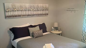 3 bedrooms, desk, iron/ironing board, travel crib